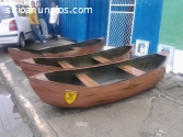 Canoas y góndolas en fibra de vidrio.