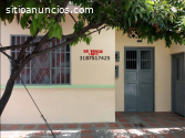 Venta de Casa Lote - Barrio Los Martires