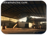 BODEGA CON OFICINAS, ÁREA PARA MANIOBRAS