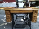 Máquina  Singer con mueble antiguo
