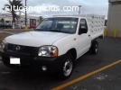 Nissan Estaquita modelo 2013 gasolinera