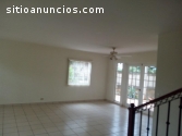 Alquilo townhouse en Bolonia