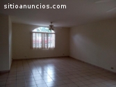 Alquilo townhouse en Bolonia