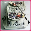 MOCHILA GRIS ARENA GRANDE ESTAMPADA CON